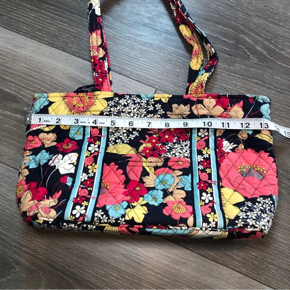 Vera Bradley Happy Snails Small Quilted Red Tote Shoulder Bag Retired Pattern - Picture 2 of 6